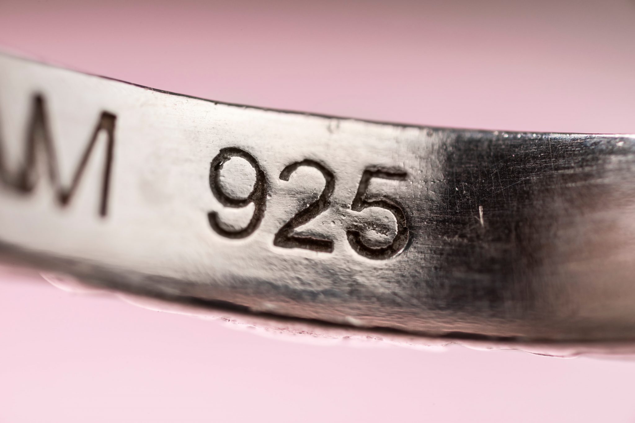 What does 925 mean on jewelry?