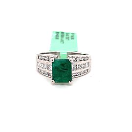 Emerald and Three Row Diamonds Ring in Platinum