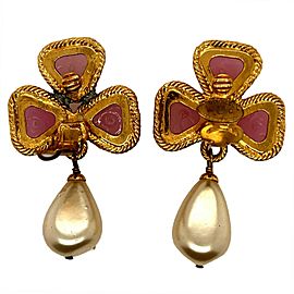 CHANEL - Vintage '28' Gripoix and Faux Pearl Clover Drop - Gold-tone Earrings