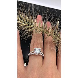 Amazing 18k White Gold Engagement Ring with 1.35ct. Diamonds