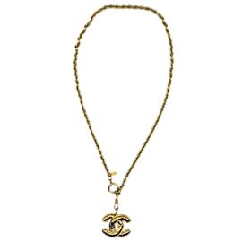 CHANEL - Vintage Interlocking Gold CC Quilted Pendant Necklace