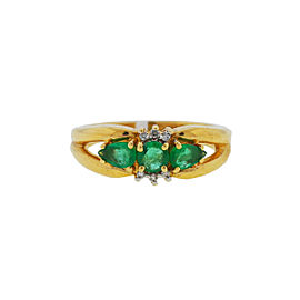 14K Yellow Gold Emerald & Diamond Ring Size 6.5