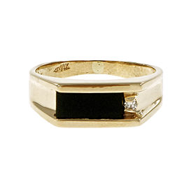 14K Yellow Gold with Black Onyx & 0.02ct Diamond Ring Size 8.5