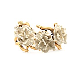Oscar de la Renta bracelet with White Flowers