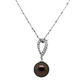 White Gold Necklace with Tahitian Pearl Pendant and Diamonds