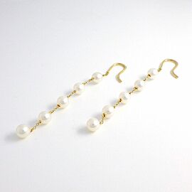 Tiffany & Co 18K Yellow Gold Hook Pearl Earrings B0088