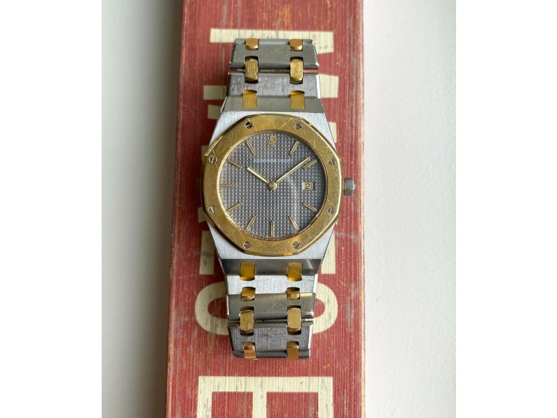 Audemars Piguet Royal Oak 90s Quartz Two Tone Grey Texture Dial 33mm Watch