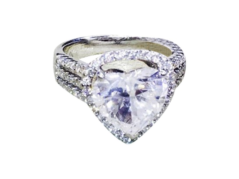 14K White Gold & 3.69ct Heart Shaped Diamond Ring Size 5.25