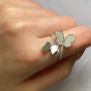 18K White Gold Diamond Criss Cross Butterfly Ring Size 6.75 0.44cttw