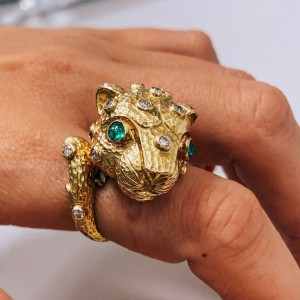David Webb 18K Yellow Gold  Diamond and Emerald Lion Ring Size 7