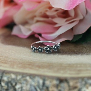 Women's 925 Sterling Silver Oxidized Flowers Band Ring Size 4-12