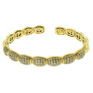 18k Yellow Gold Pave Diamond Bangle Bracelet 