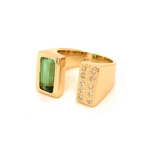 14k Yellow Gold Green Tourmaline and Diamond Ring