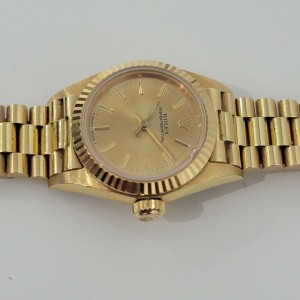 Ladies Rolex Oyster Perpetual 67198 26mm 18k Gold Automatic 1980s w Box RA260