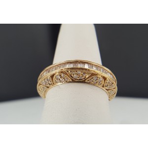 14K Yellow Gold & Diamond Band Ring Size 7