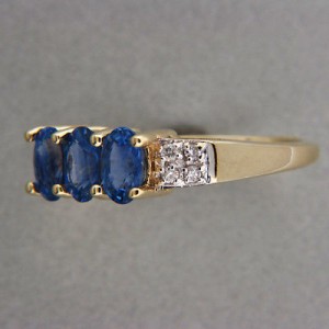 Vintage 3 6 X 4mm Oval Blue Sapphire 8 Full Cut Diamond 14k Gold Ring Size 7