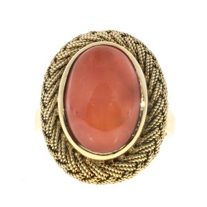 Vintage Untreated 14 X 10mm Salmon Orange Coral Braid 18k Yellow Gold Wire Ring