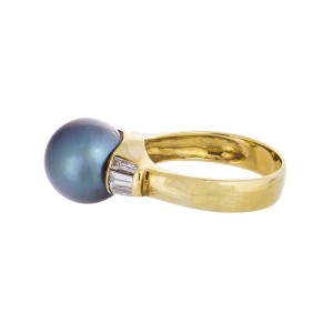 Dusky Luminescent 18k Yellow Gold Black Tahitian Cultured Pearl And Diamond Ring