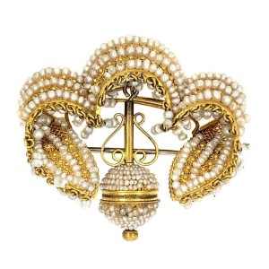 Victorian Natural Pearl 18 Karat Gold Brooch and Earring Set