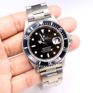 Rolex Submariner 40MM Black Dial Stainless Steel Oyster Watch