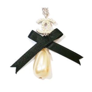 Chanel CC Silver Tone Black Ribbon Simulated Glass Pearl Dangle Pendant Necklace  