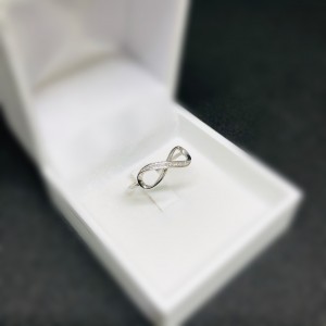 9CT Solid White Gold Infinity Diamond Ring