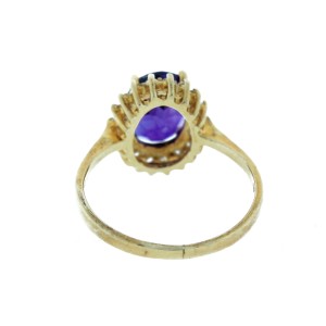 14K Yellow Gold Round Diamond Trimmed Oval Amethyst Ring