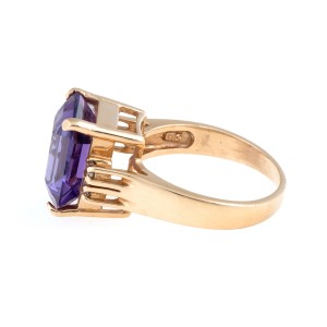 14k Yellow Gold Rectangular Step Cut Amethyst and 0.12ct. Round Brilliant Cut Diamonds Ring Size 5.5