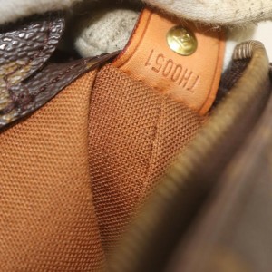 Louis Vuitton Monogram Cabas Mezzo Zip Tote Bag 862436
