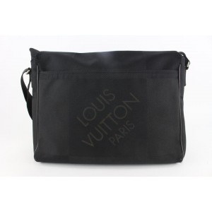 Louis Vuitton Black Damier Geant Messenger Crossbody Laptop Bag 114lv49