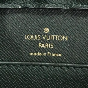 Louis Vuitton Pochette Baikal 234724 Green Taiga Leather Wristlet