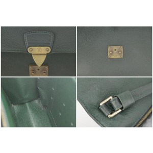 Louis Vuitton Green Taiga Pochette Belaia 8LK1129