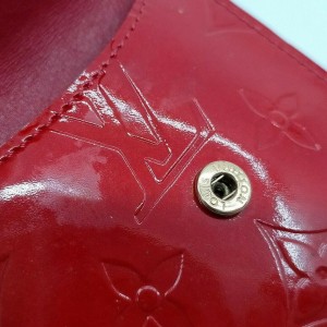 Louis Vuitton Red Monogram Vernis Collier Cube Pochette Necklace Bag  863354