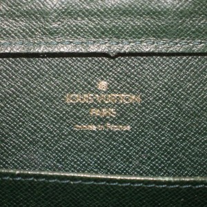 Louis Vuitton  Green Taiga Leather Baikal Wristlet 860980