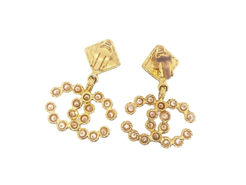 Chanel Chanel Vintage CC Logo Heart Gold Tone x Pearl Earrings SS089