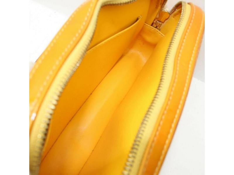 Nile patent leather crossbody bag Louis Vuitton Yellow in Patent leather -  26128895
